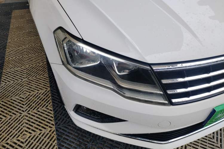 Used Volkswagen Jetta 2017 1.5L Manual Comfort Model Right Front Headlight