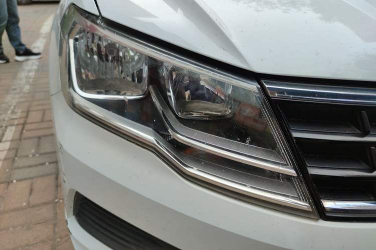 Used Volkswagen Jetta 2017 1.5L Manual Fashion Edition Right Front Headlight