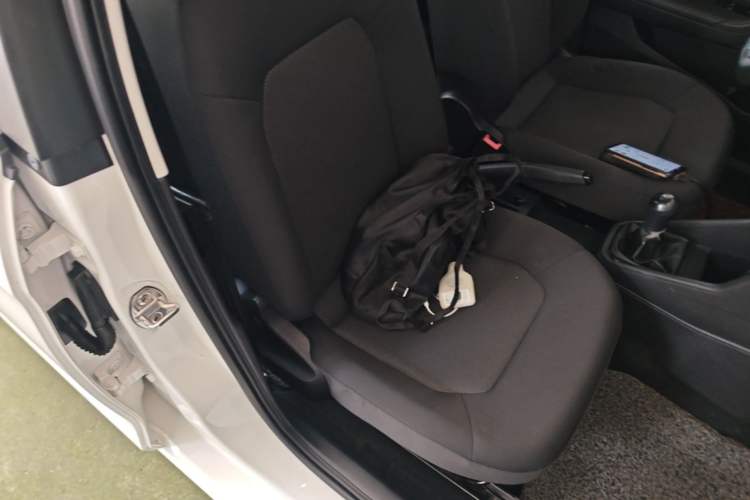 Used Volkswagen Jetta 2017 1.4L Manual Fashion Edition Right Front Seat