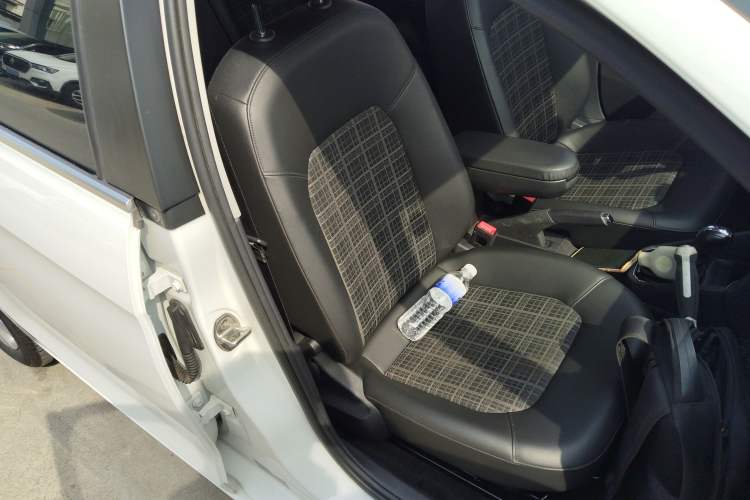Used Volkswagen Jetta 2017 1.5L Automatic Comfort Model Right Front Seat