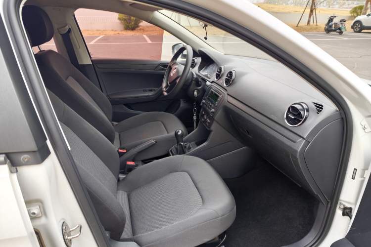Used Volkswagen Jetta 2017 1.4L Manual Fashion Edition Right Front Seat