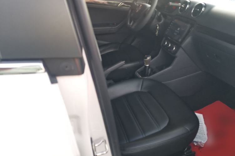 Used Volkswagen Jetta 2017 1.5L Manual Fashion Edition Right Front Seat