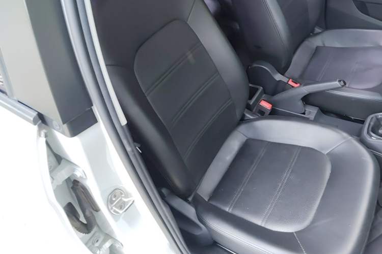 Used Volkswagen Jetta 2017 1.4L Manual Fashion Edition Right Front Seat