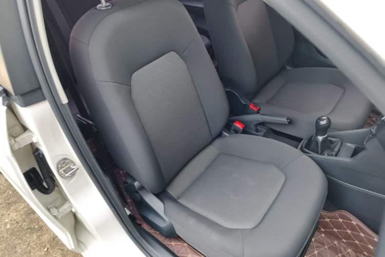 Used Volkswagen Jetta 2017 1.5L Manual Fashion Edition Right Front Seat