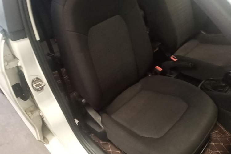 Used Volkswagen Jetta 2017 1.5L Automatic Fashion Model Right Front Seat
