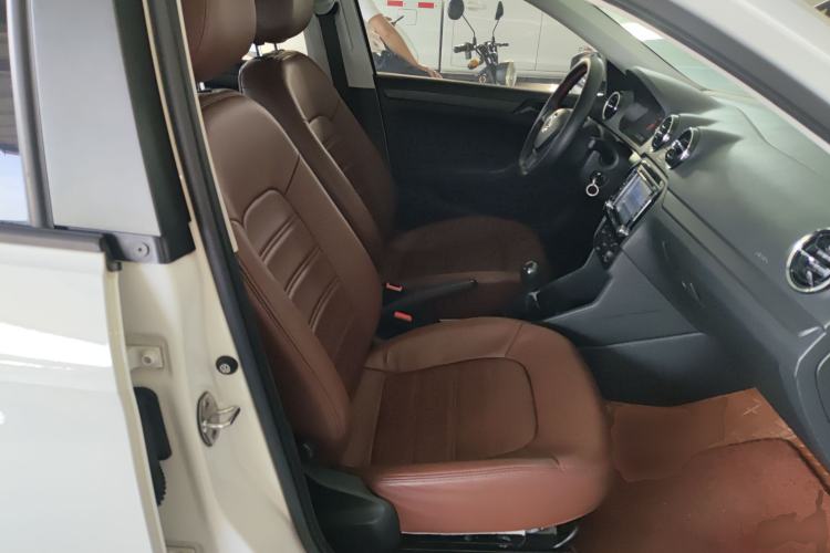 Used Volkswagen Jetta 2017 1.5L Manual Fashion Edition Right Front Seat