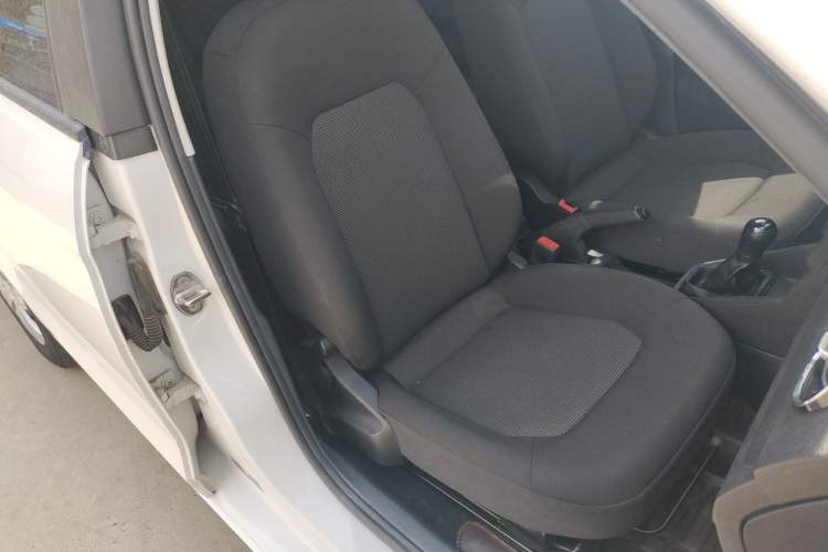 Used Volkswagen Jetta 2017 1.5L Manual Fashion Edition Right Front Seat