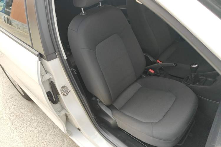 Used Volkswagen Jetta 2017 1.4L Manual Fashion Edition Right Front Seat