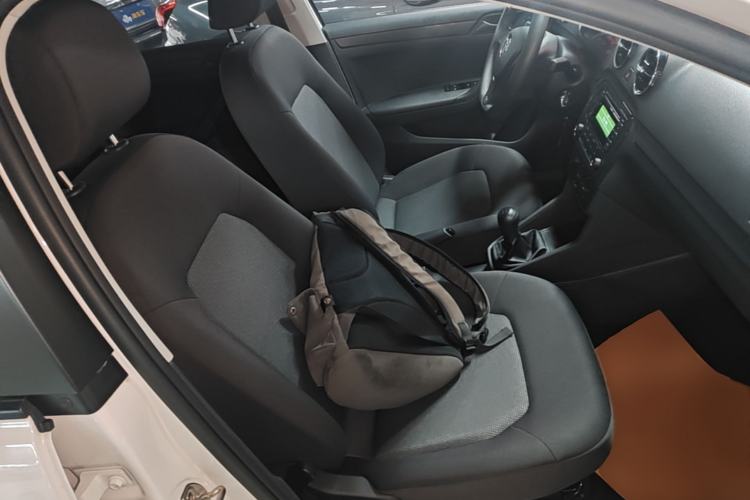 Used Volkswagen Jetta 2017 1.4L Manual Fashion Edition Right Front Seat