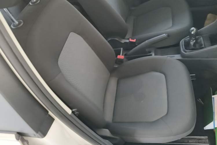 Used Volkswagen Jetta 2017 1.5L Manual Fashion Edition Right Front Seat