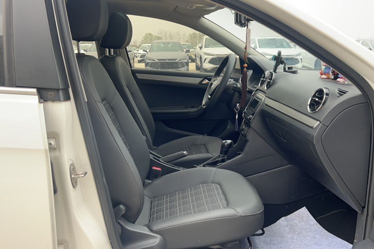 Used Volkswagen Jetta 2017 1.5L Automatic Comfort Model Right Front Seat