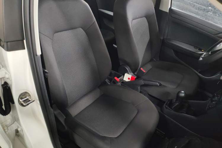 Used Volkswagen Jetta 2017 1.5L Manual Fashion Edition Right Front Seat