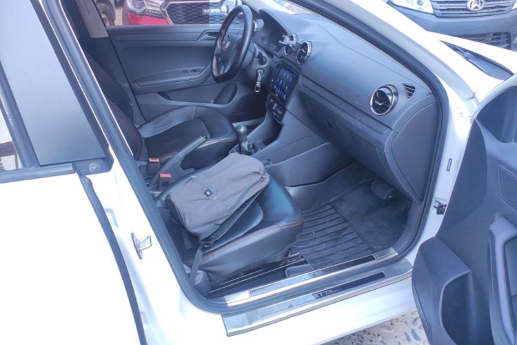 Used Volkswagen Jetta 2017 1.4L Manual Fashion Edition Right Front Seat
