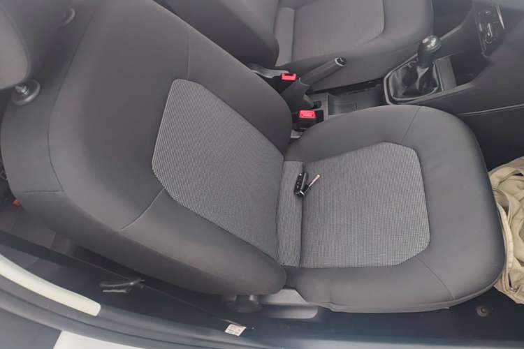 Used Volkswagen Jetta 2017 1.4L Manual Fashion Edition Right Front Seat