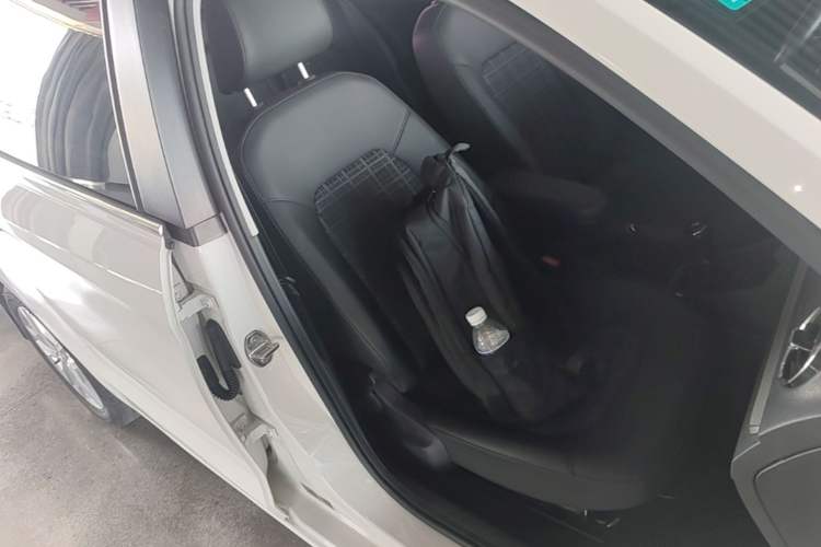 Used Volkswagen Jetta 2017 1.4L Manual Comfort Model Right Front Seat