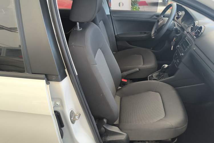 Used Volkswagen Jetta 2017 1.5L Automatic Fashion Model Right Front Seat