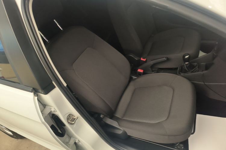 Used Volkswagen Jetta 2017 1.4L Manual Fashion Edition Right Front Seat