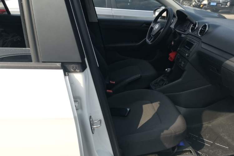 Used Volkswagen Jetta 2017 1.5L Automatic Fashion Model Right Front Seat