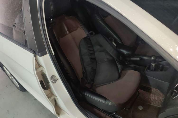 Used Volkswagen Jetta 2017 1.4L Manual Fashion Edition Right Front Seat