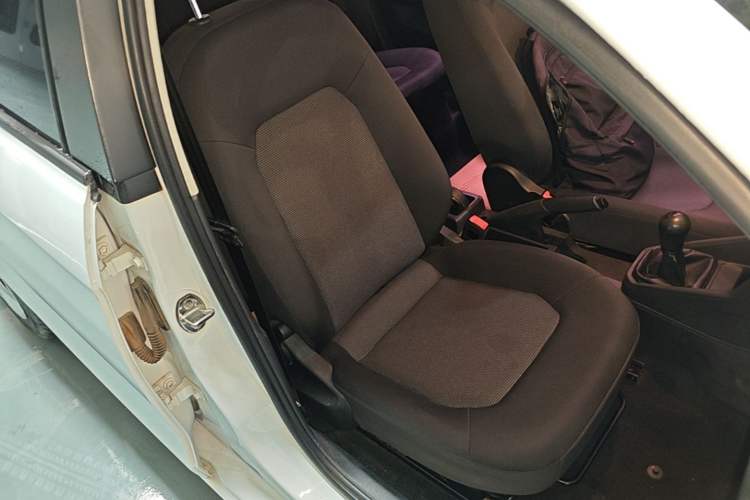 Used Volkswagen Jetta 2017 1.4L Manual Fashion Edition Right Front Seat