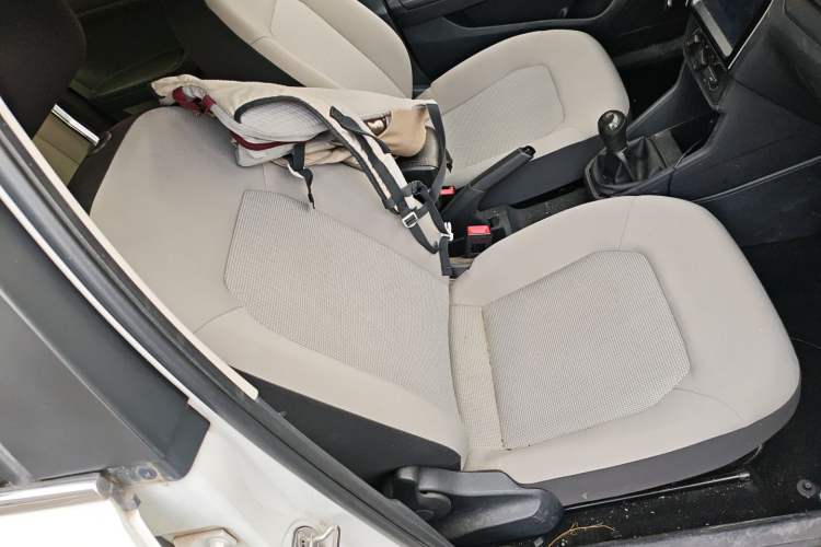 Used Volkswagen Jetta 2017 1.5L Manual Fashion Edition Right Front Seat