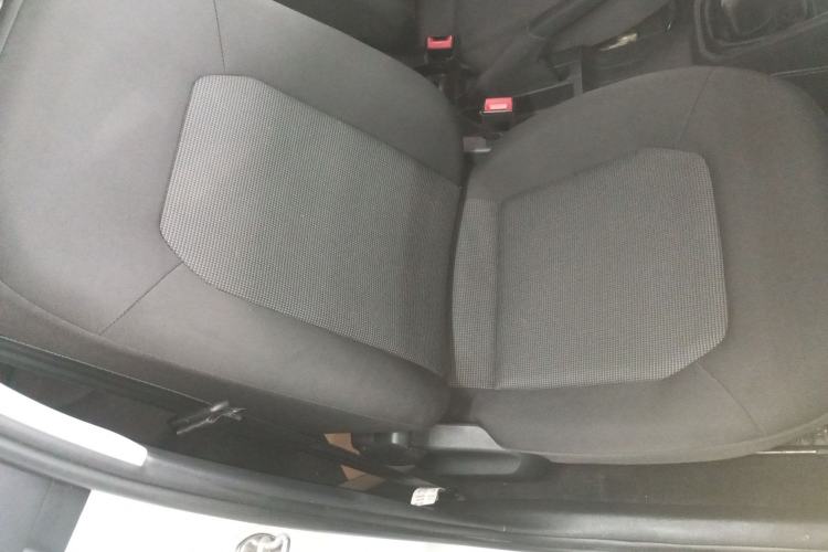 Used Volkswagen Jetta 2017 1.4L Manual Fashion Edition Right Front Seat