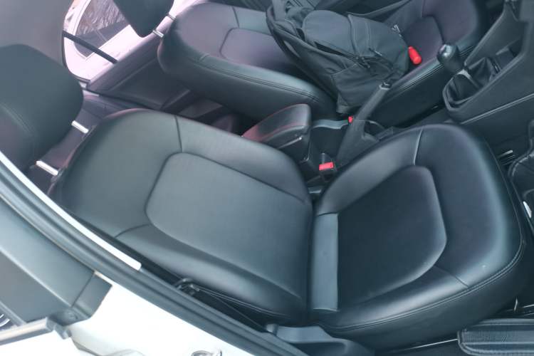Used Volkswagen Jetta 2017 1.5L Manual Fashion Edition Right Front Seat