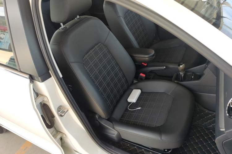 Used Volkswagen Jetta 2017 1.5L Manual Comfort Model Right Front Seat