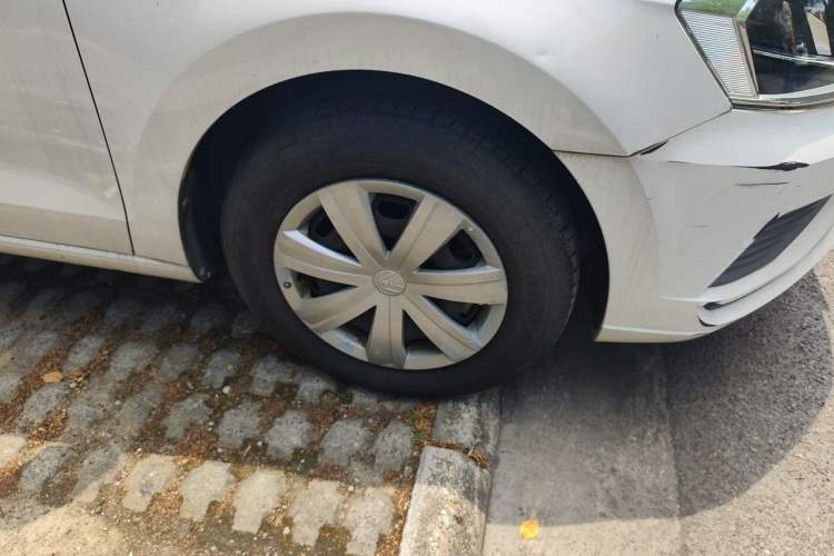 Used Volkswagen Jetta 2017 1.5L Automatic Fashion Model Right Front Wheel Hub