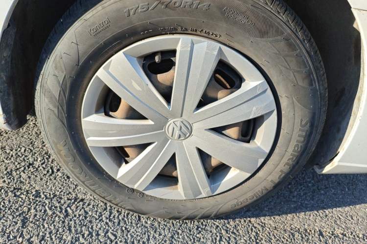 Used Volkswagen Jetta 2017 1.5L Manual Fashion Edition Right Front Wheel Hub