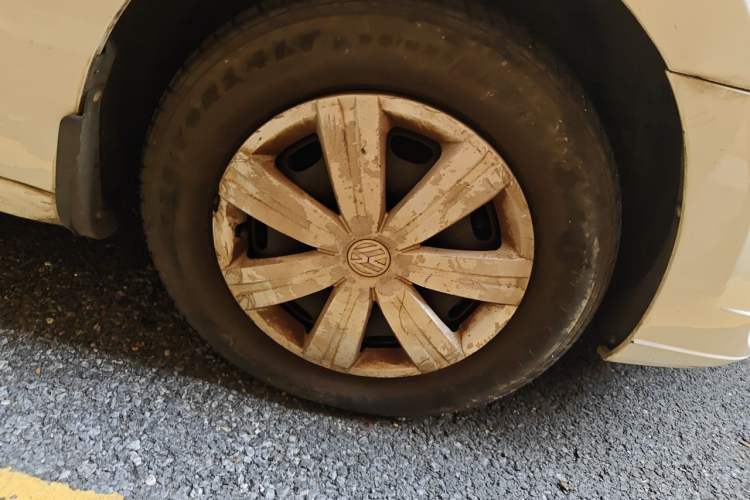 Used Volkswagen Jetta 2017 1.5L Automatic Fashion Model Right Front Wheel Hub