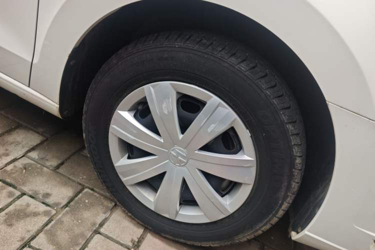 Used Volkswagen Jetta 2017 1.4L Manual Fashion Edition Right Front Wheel Hub