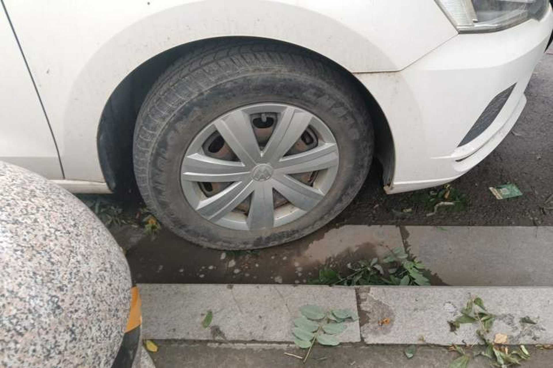 Used Volkswagen Jetta 2017 1.5L Manual Fashion Edition Right Front Wheel Hub
