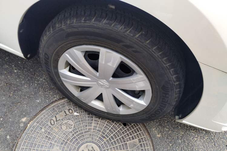 Used Volkswagen Jetta 2017 1.5L Automatic Fashion Model Right Front Wheel Hub