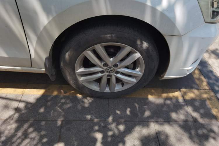 Used Volkswagen Jetta 2017 1.5L Automatic Fashion Model Right Front Wheel Hub