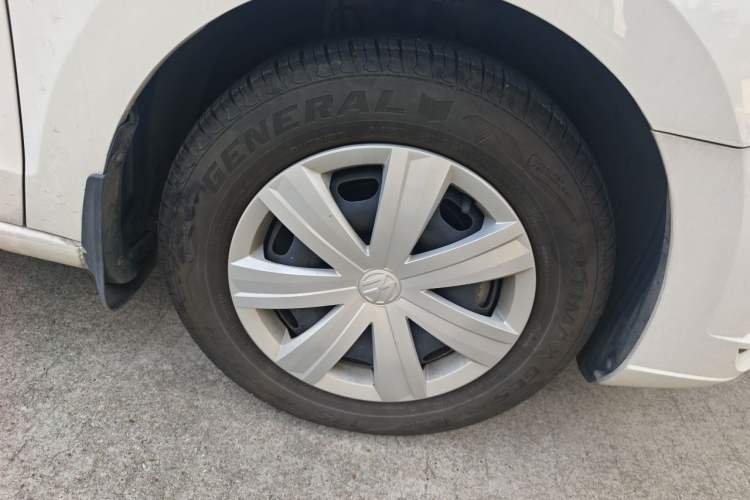 Used Volkswagen Jetta 2017 1.5L Manual Fashion Edition Right Front Wheel Hub