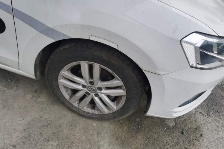 Used Volkswagen Jetta 2017 1.4L Manual Comfort Model Right Front Wheel Hub