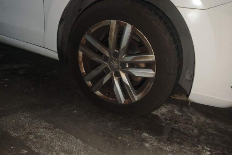 Used Volkswagen Jetta 2017 1.5L Automatic Comfort Model Right Front Wheel Hub