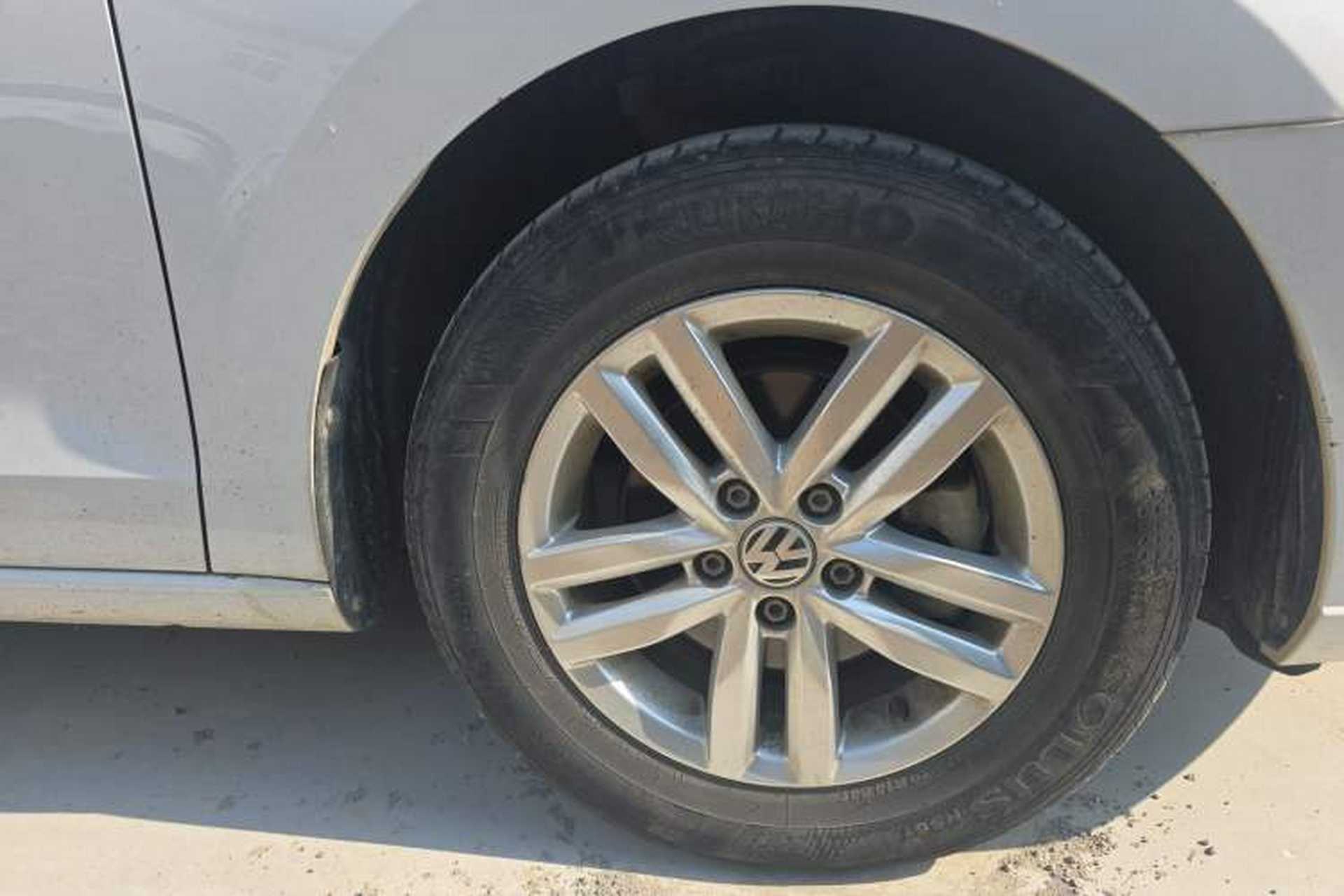 Used Volkswagen Jetta 2017 1.5L Manual Fashion Edition Right Front Wheel Hub