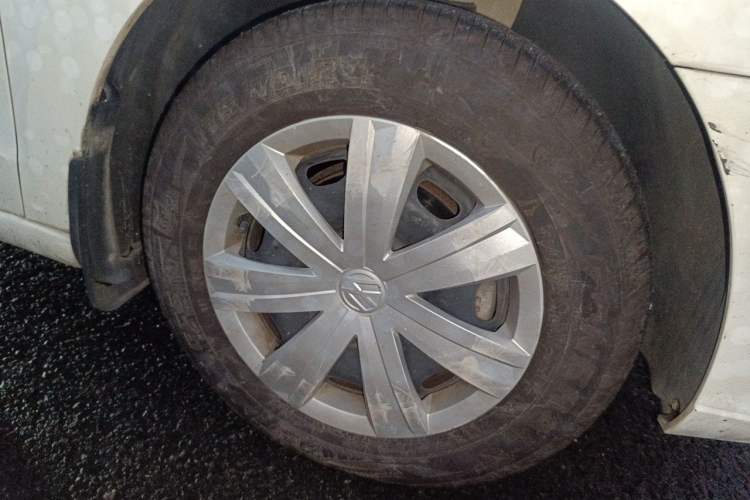 Used Volkswagen Jetta 2017 1.5L Automatic Fashion Model Right Front Wheel Hub