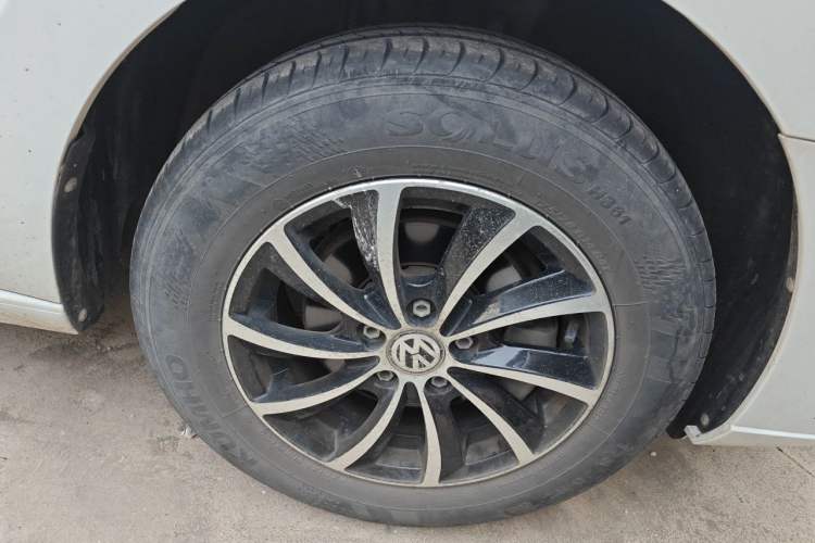 Used Volkswagen Jetta 2017 1.5L Automatic Fashion Model Right Front Wheel Hub