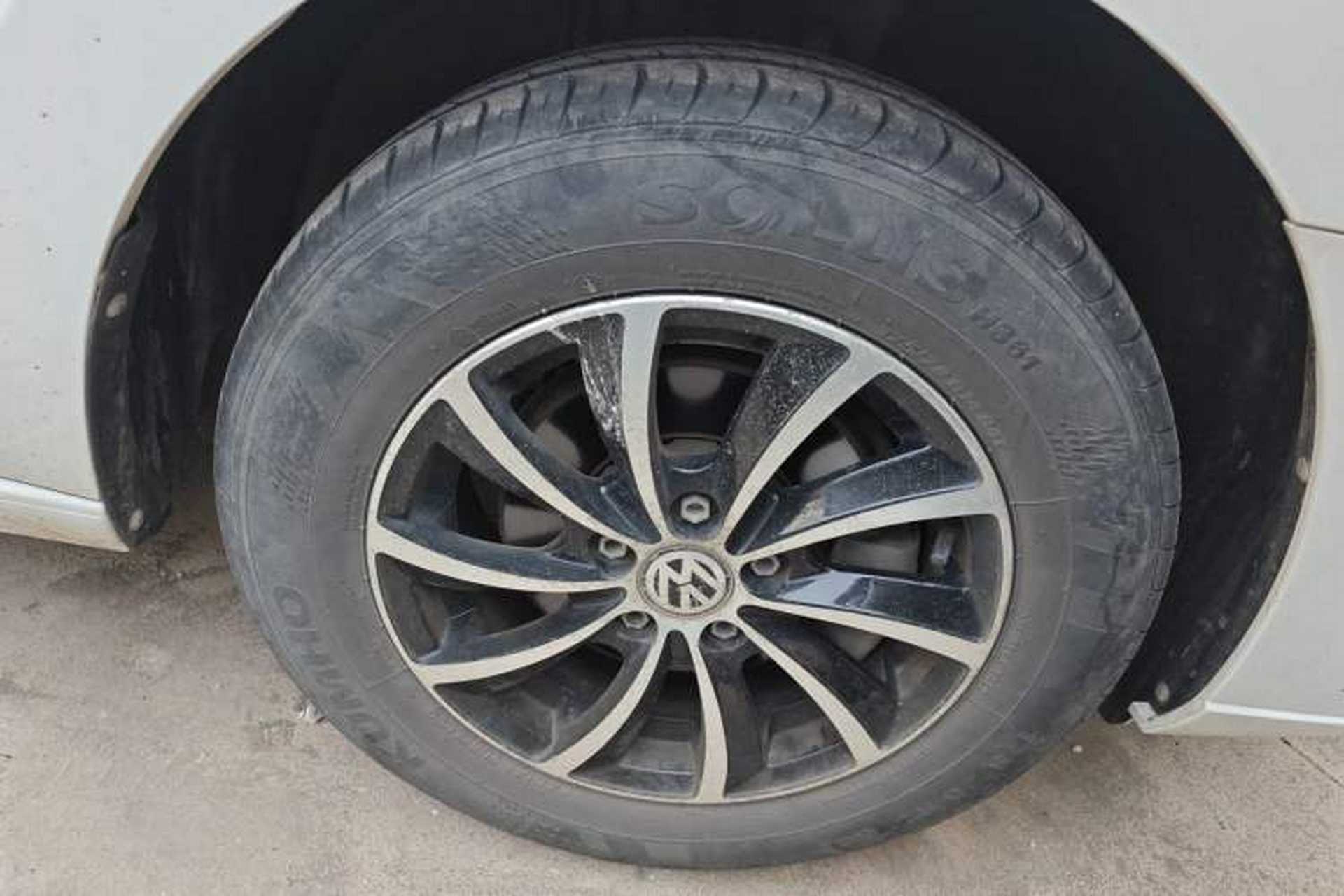 Used Volkswagen Jetta 2017 1.5L Automatic Fashion Model Right Front Wheel Hub