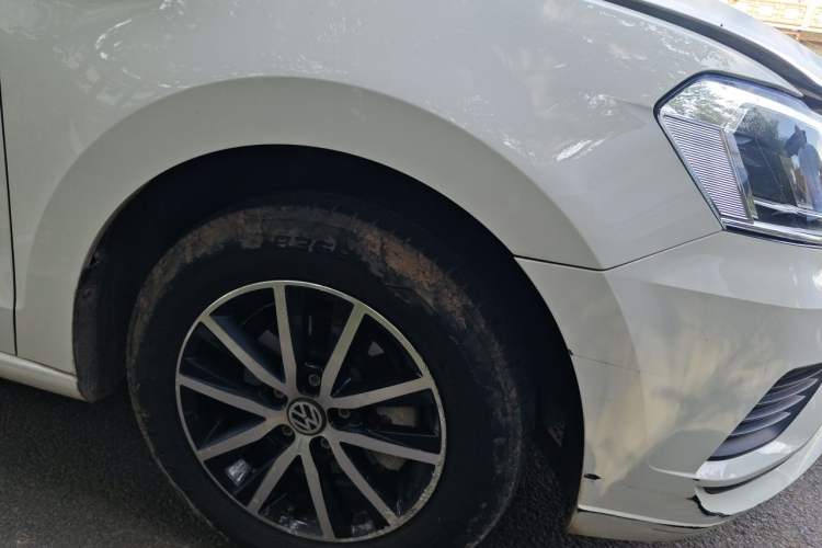 Used Volkswagen Jetta 2017 1.4L Manual Fashion Edition Right Front Wheel Hub