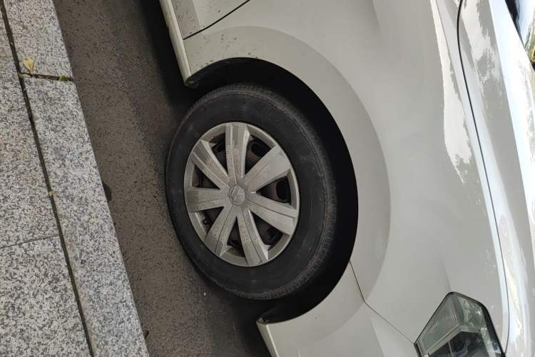 Used Volkswagen Jetta 2017 1.5L Automatic Fashion Model Right Front Wheel Hub