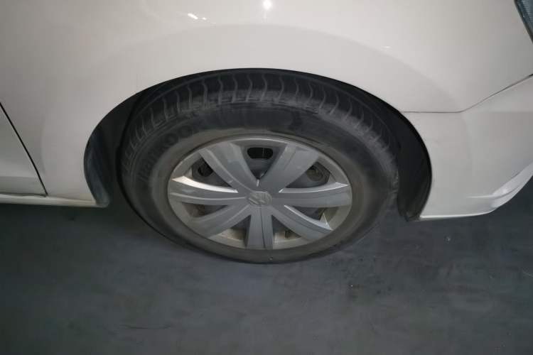Used Volkswagen Jetta 2017 1.5L Automatic Fashion Model Right Front Wheel Hub