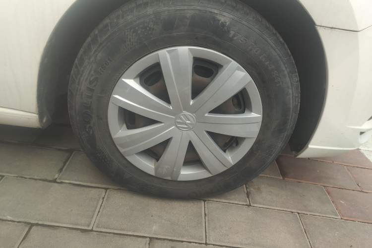 Used Volkswagen Jetta 2017 1.4L Manual Fashion Edition Right Front Wheel Hub