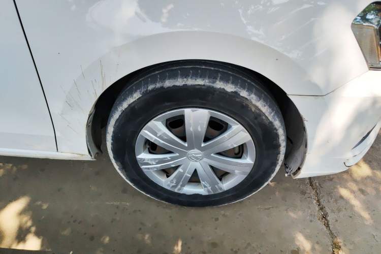 Used Volkswagen Jetta 2017 1.5L Manual Fashion Edition Right Front Wheel Hub