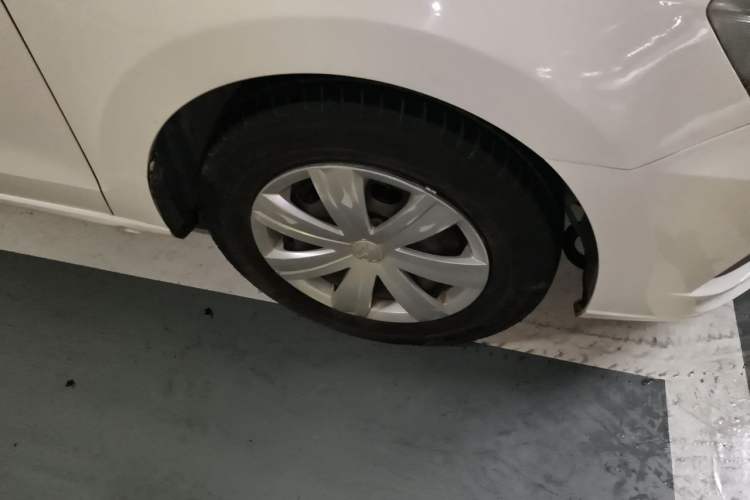 Used Volkswagen Jetta 2017 1.5L Automatic Fashion Model Right Front Wheel Hub