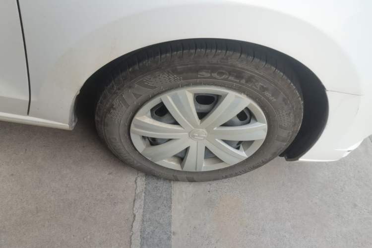 Used Volkswagen Jetta 2017 1.5L Manual Fashion Edition Right Front Wheel Hub