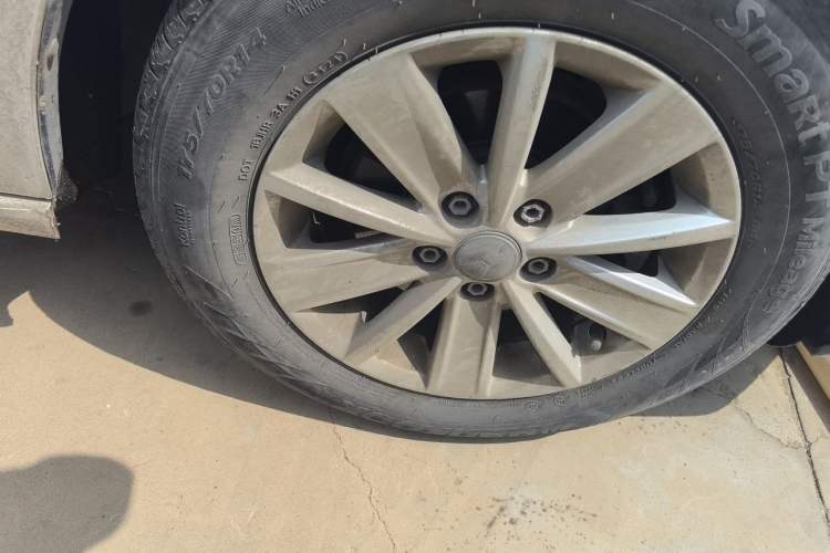 Used Volkswagen Jetta 2017 1.5L Automatic Fashion Model Right Front Wheel Hub